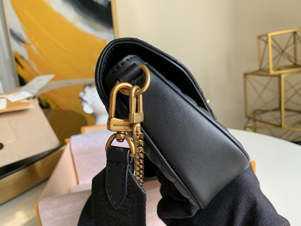 LOUIS VUITTON MULTI-POCHETTE BLACK CALFKIN 19CM CROSS BODY BAG