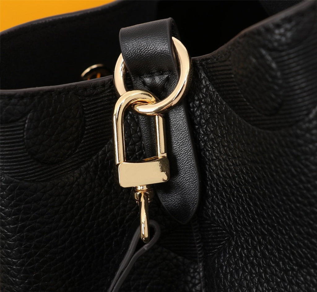 LOUIS VUITTON CRAFTY NÉONOÉ BANDOULIERE MM 26CM BLACK