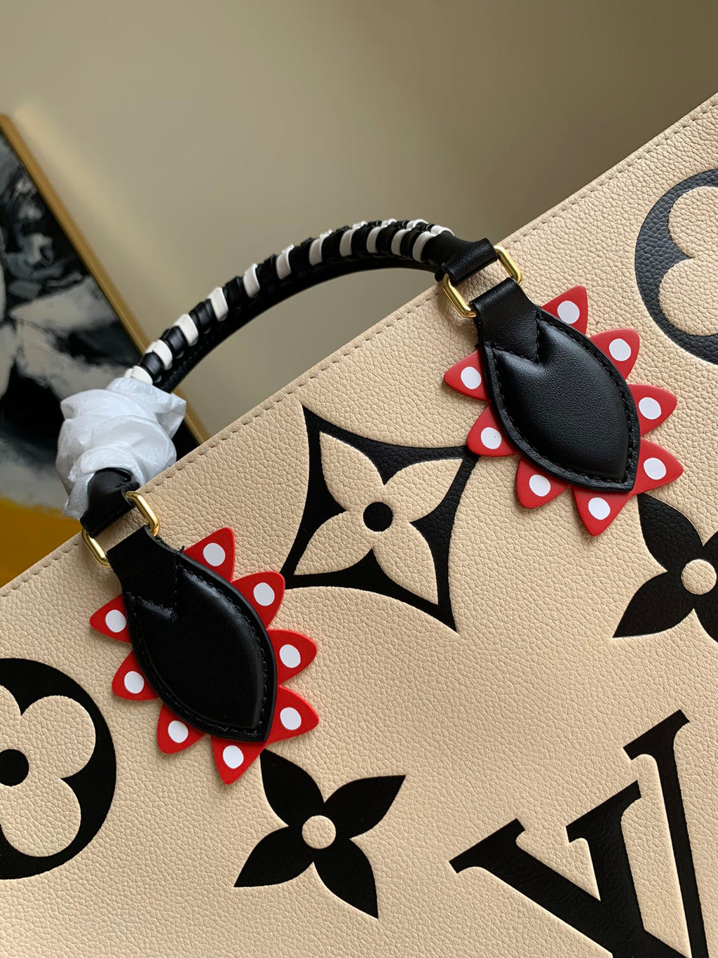LOUIS VUITTON CRAFTY ONTHEGO GM 41 CREME BLACK MONOGRAM GIANT CANVAS