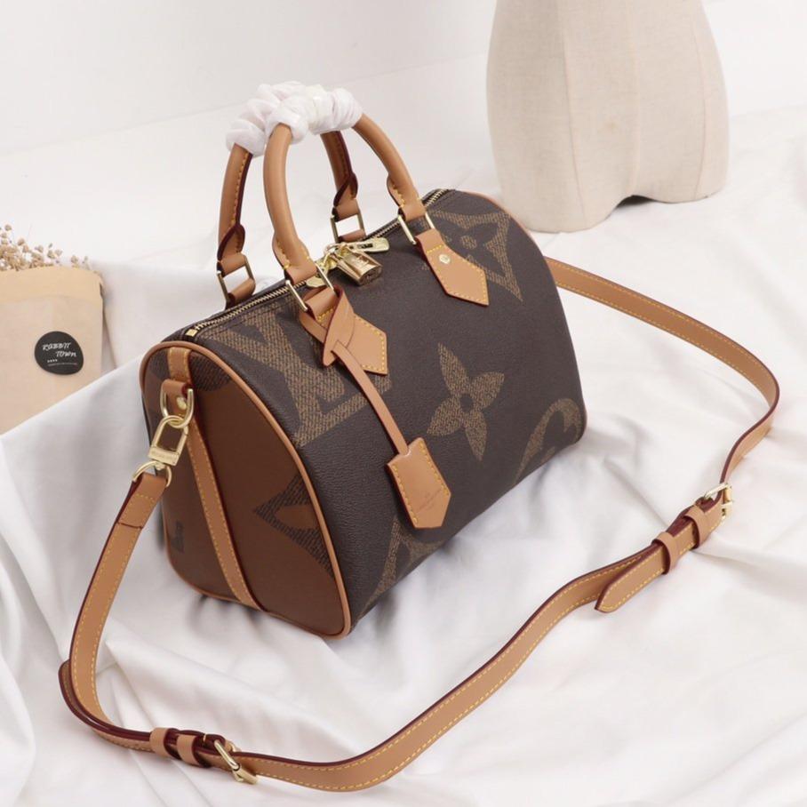 LOUIS VUITTON SPEEDY BANDOULIERE 25 GIANT MONOGRAM CANVAS