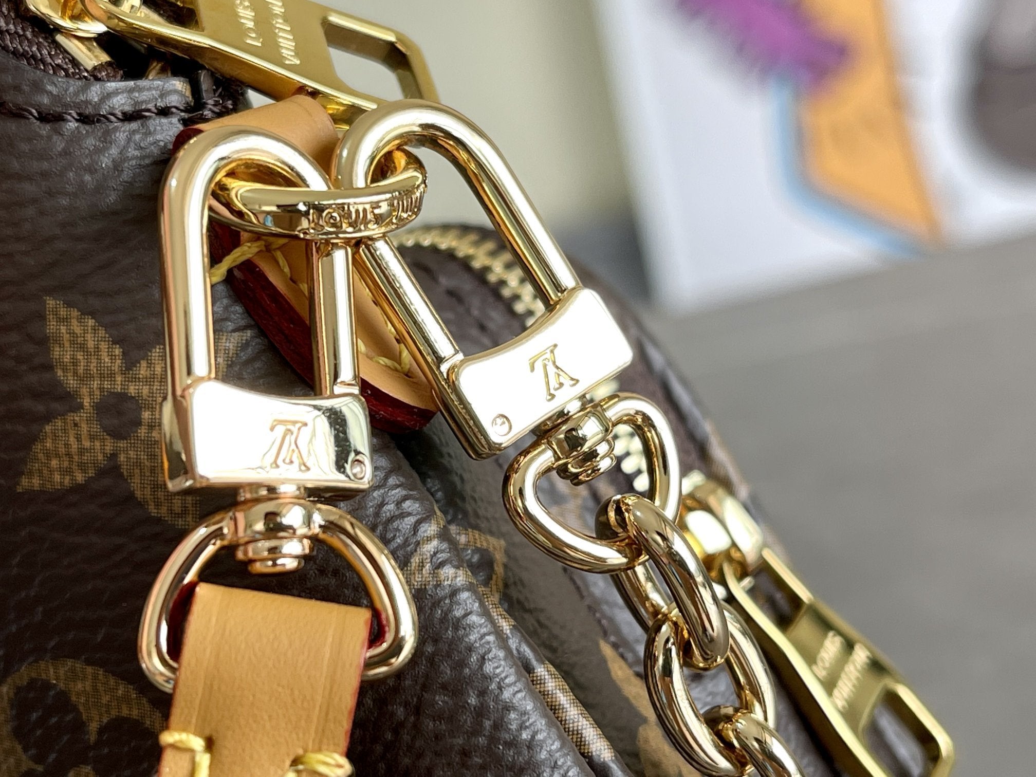 LOUIS VUITTON UTILITY PHONE SLEEVE 16CM MONOGRAM