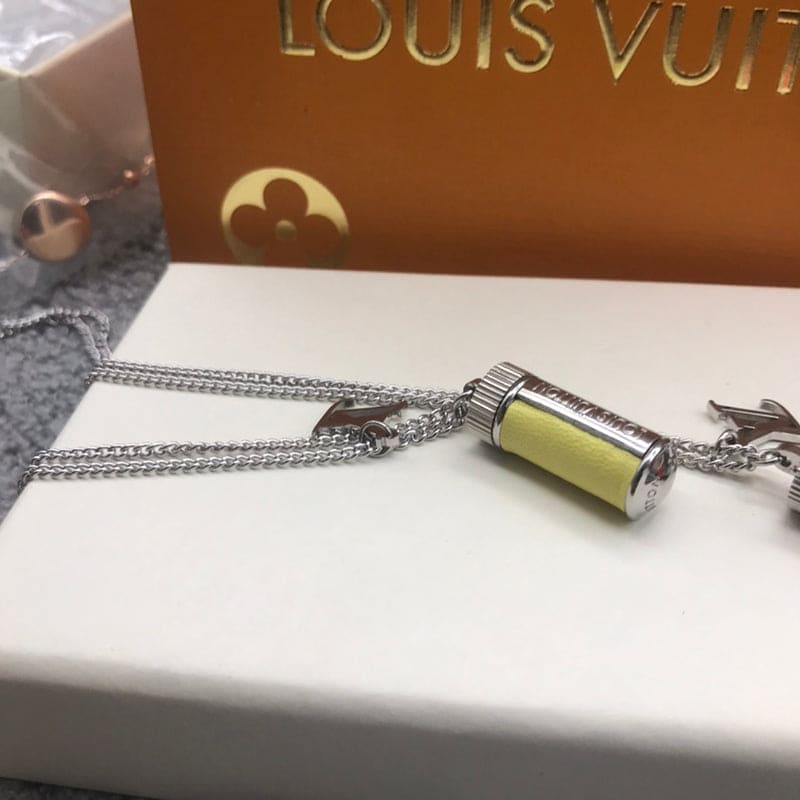 18K Louis Vuitton Collier Fluo Charms Vintage Necklace