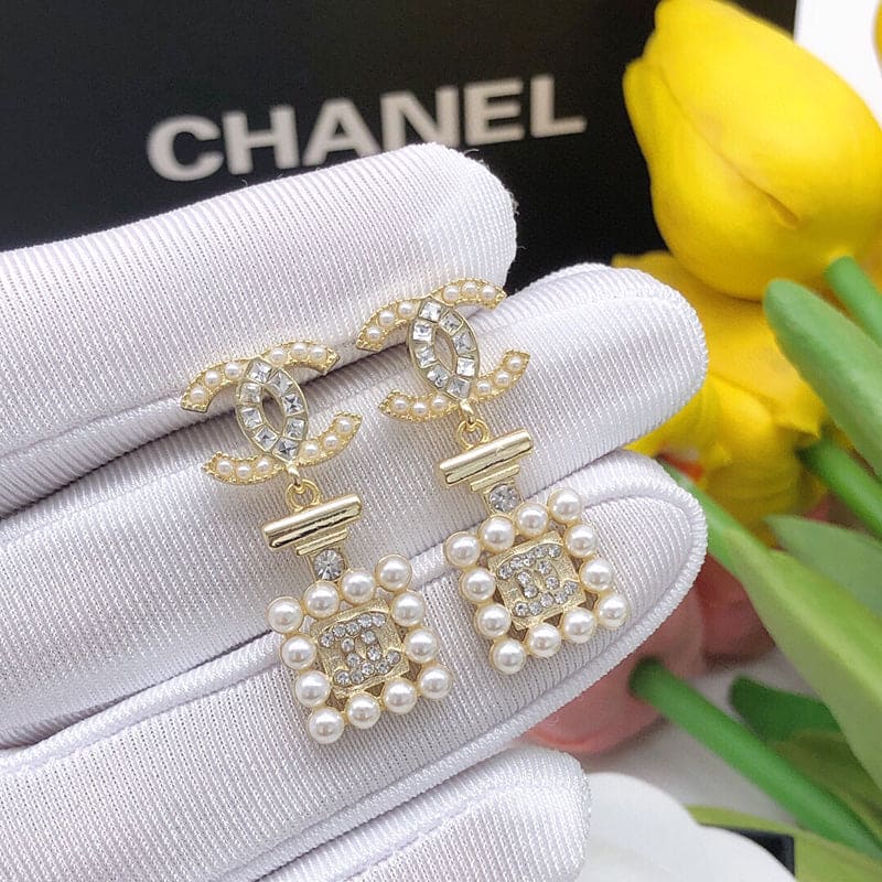 18K  Chanel Pearl Shape Earrings