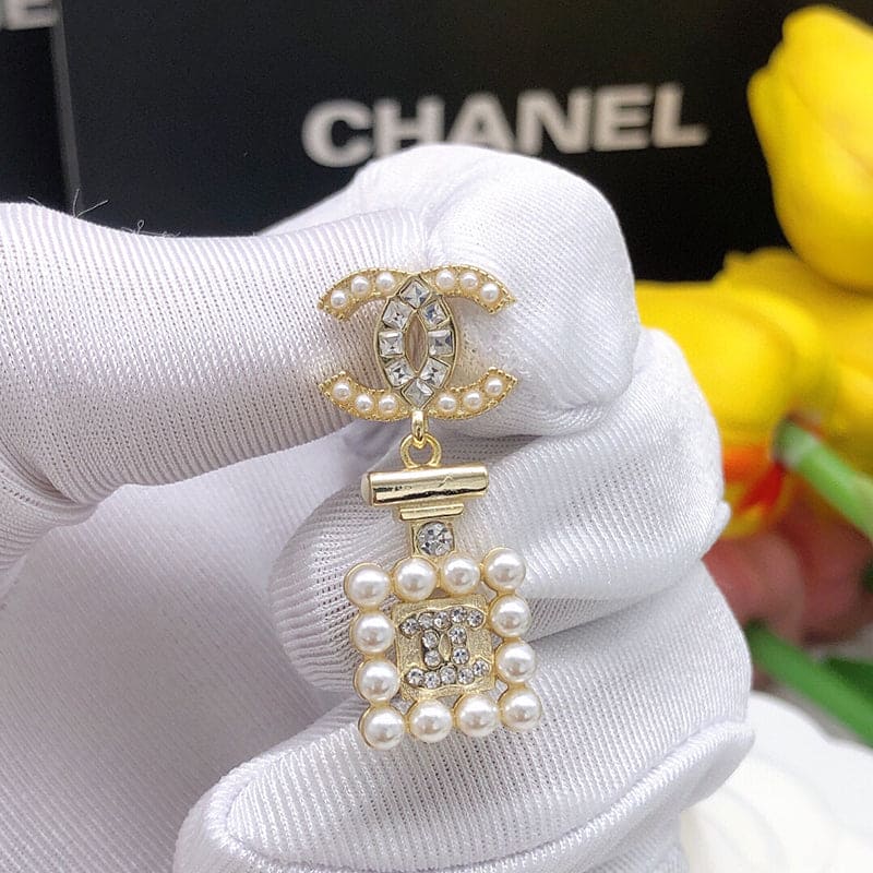 18K  Chanel Pearl Shape Earrings