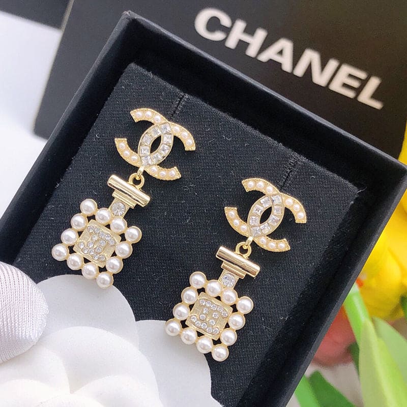 18K  Chanel Pearl Shape Earrings
