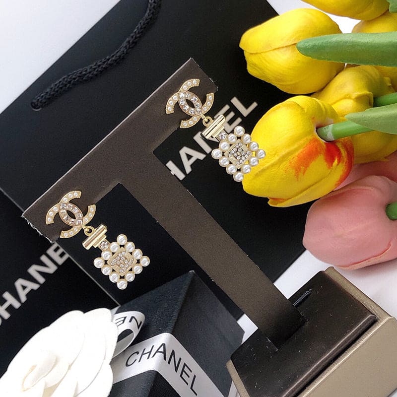 18K  Chanel Pearl Shape Earrings