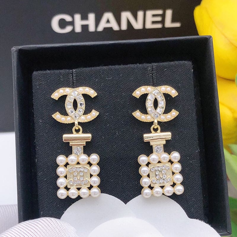 18K  Chanel Pearl Shape Earrings