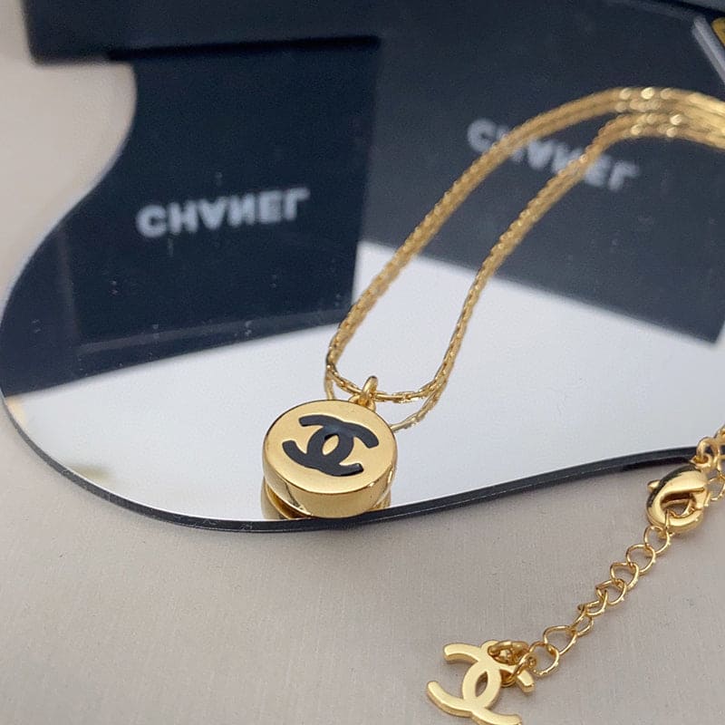 18K  Chanel Pendant Necklace