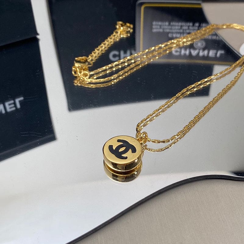 18K  Chanel Pendant Necklace