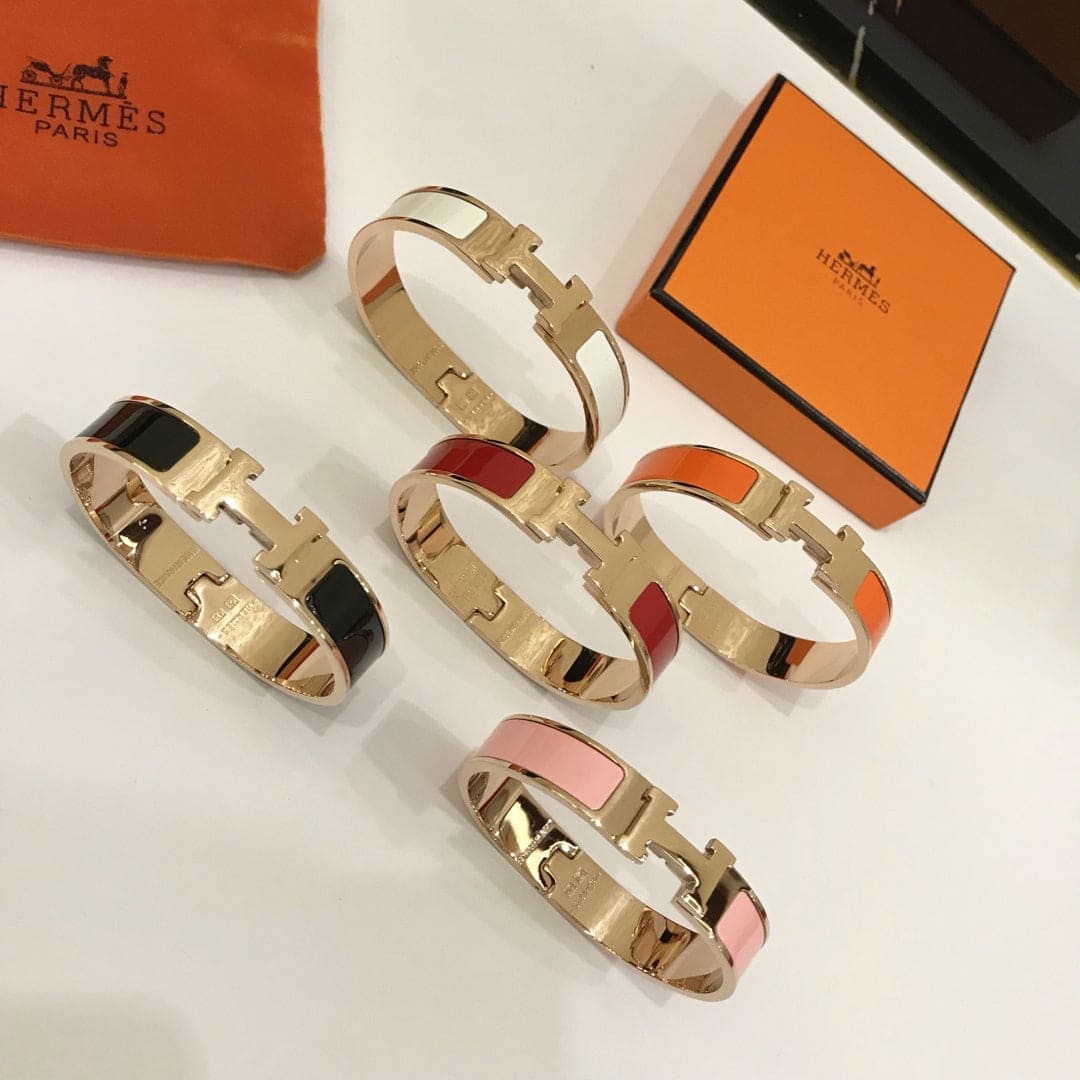18K Clic Hermes Black Bracelet