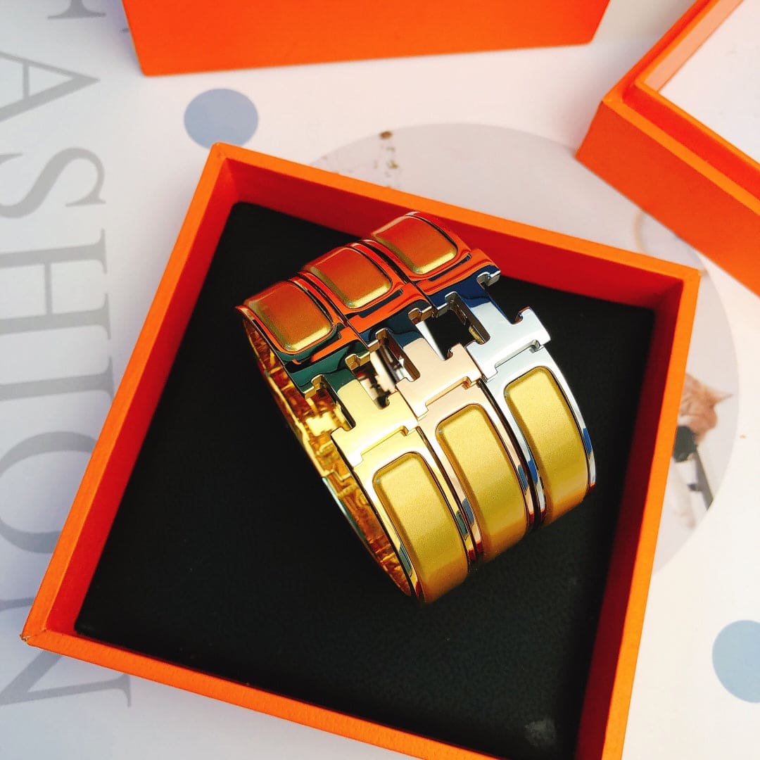 18K Clic Hermes Yellow Bracelet