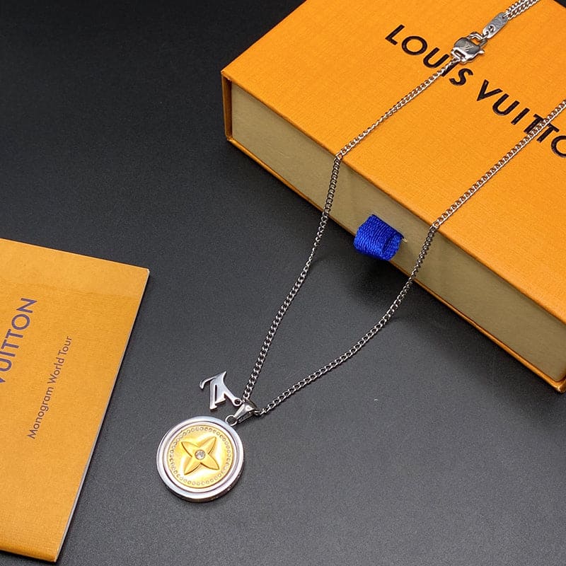 18K Louis Vuitton Catch Pendant Necklace