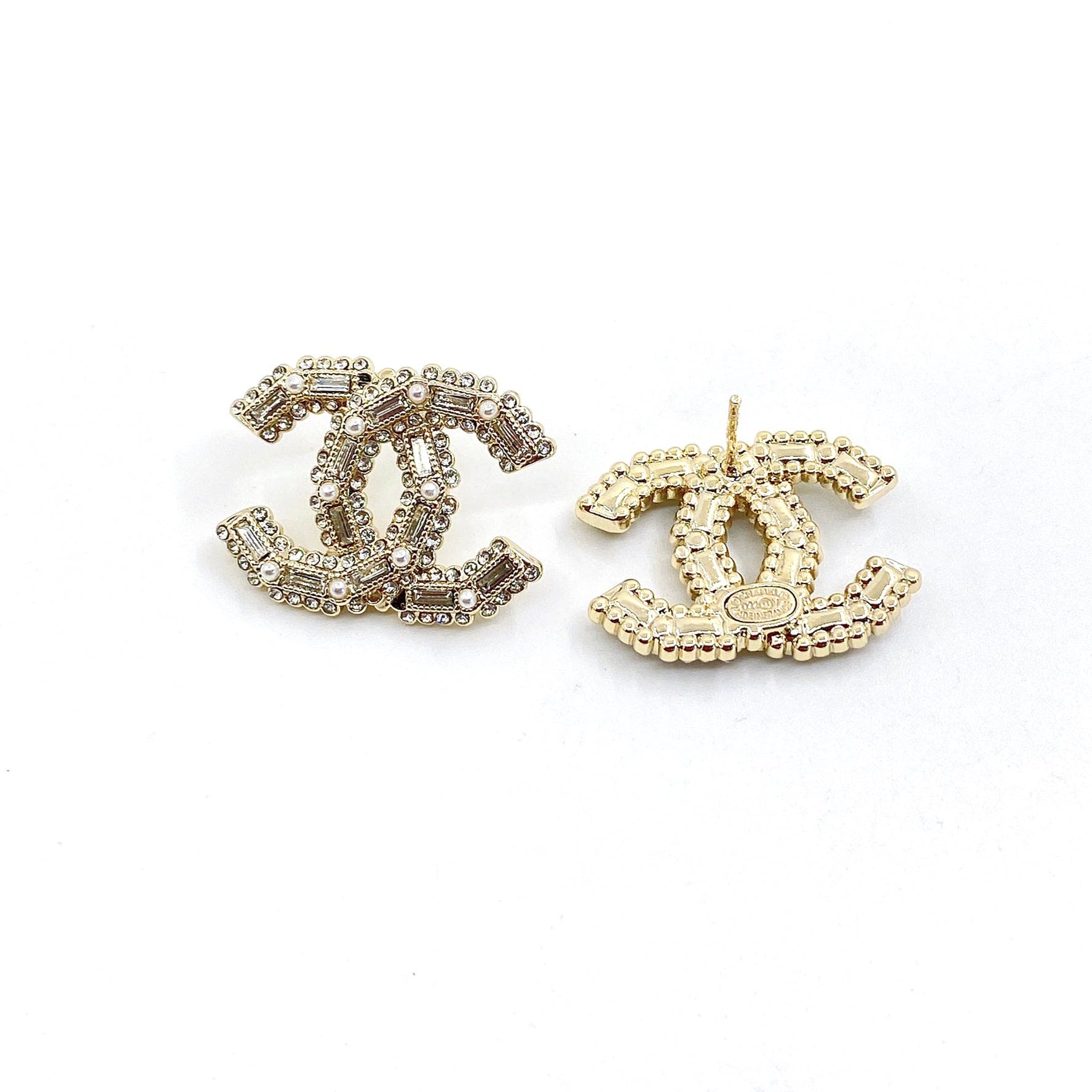 18K  Chanel Push Back Earrings