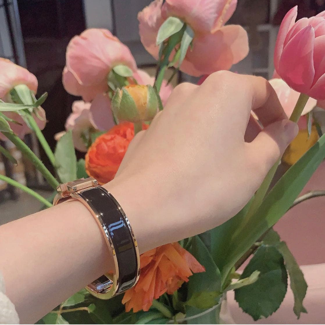 18K Clic Hermes Black Bracelet