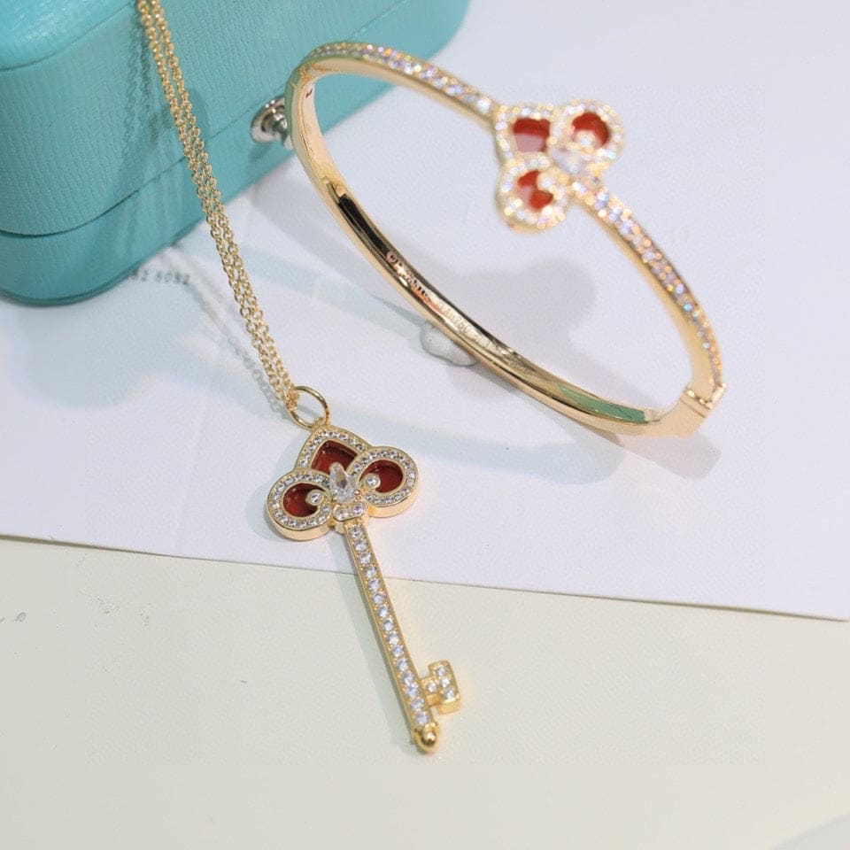 18K Tiffany Fleur De Lis Bracelet