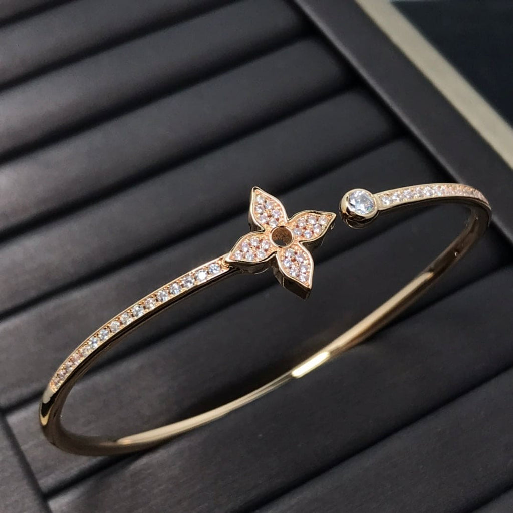 18K Louis Vuitton Idylle Blossom Twist Bracelet