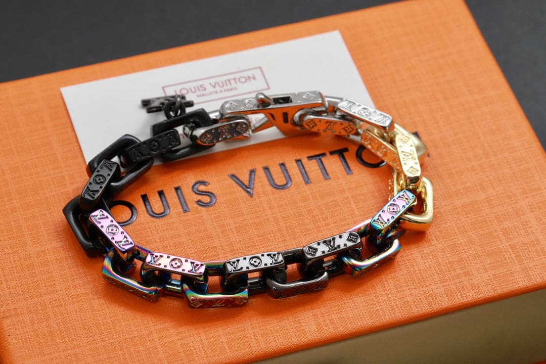 18K Louis Vuitton Street Style Chain Bracelet