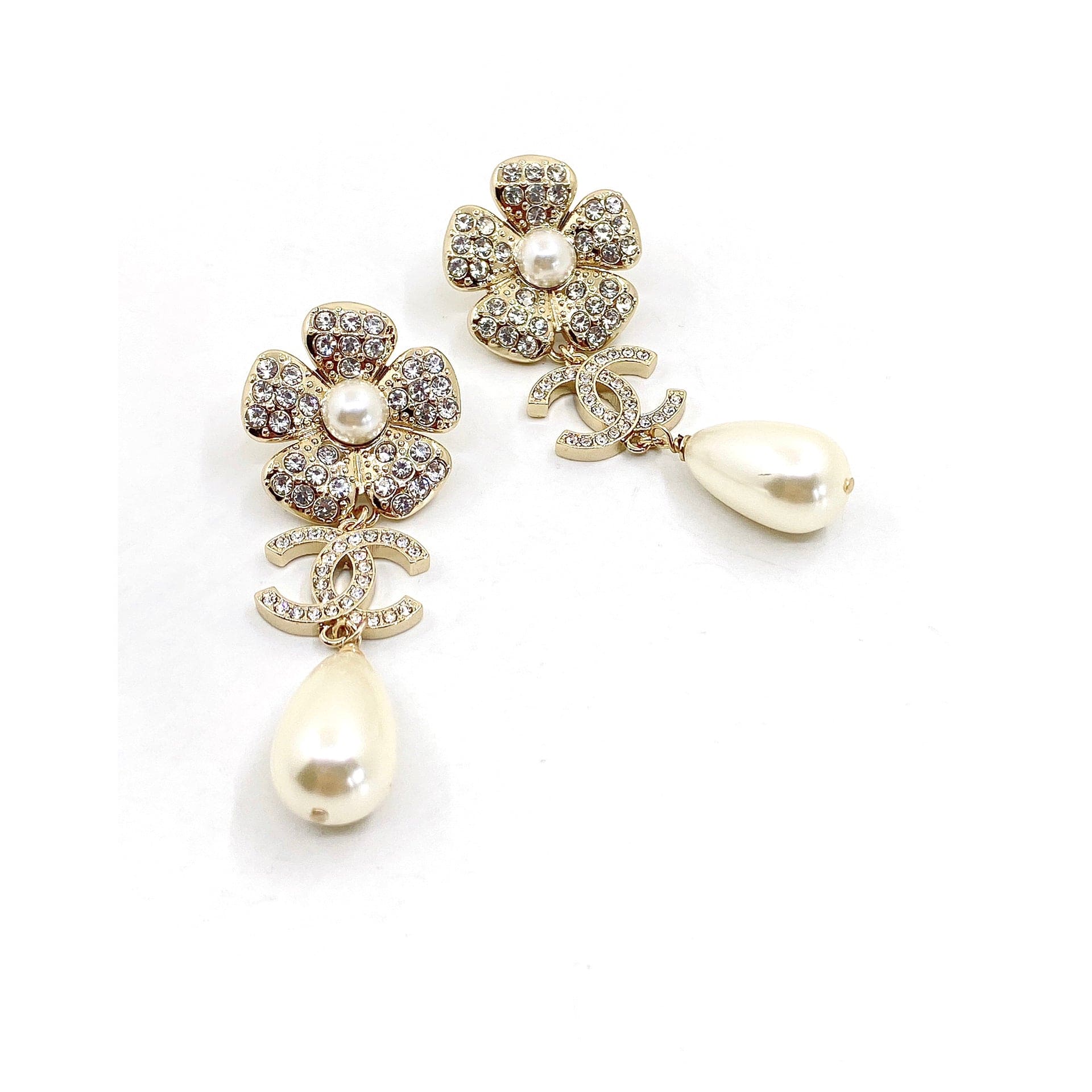 18K  Chanel Pearl Flowers Earrings