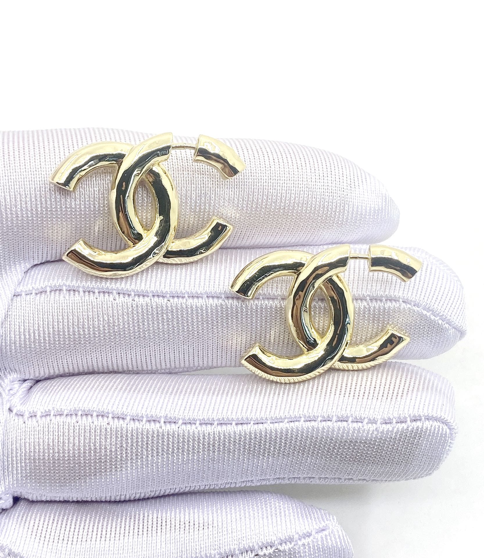 18K  Chanel Gold Earrings