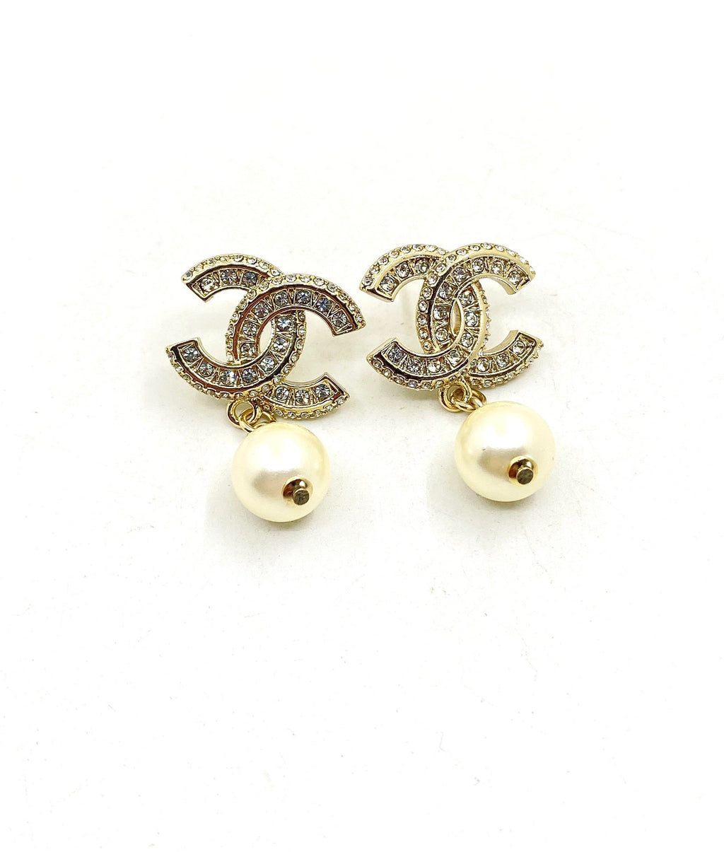 18K  Chanel Pearls Earrings