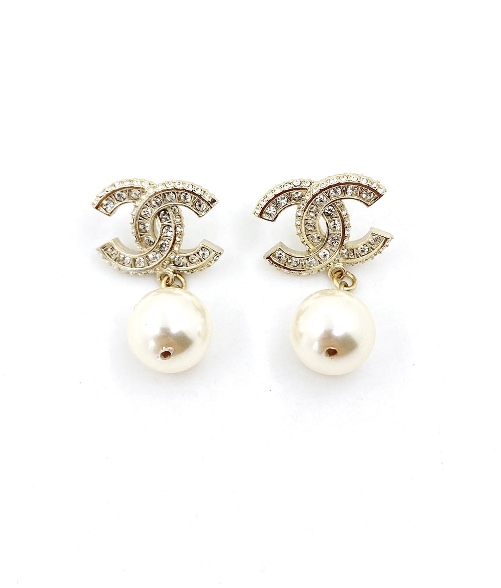 18K  Chanel Pearls Earrings