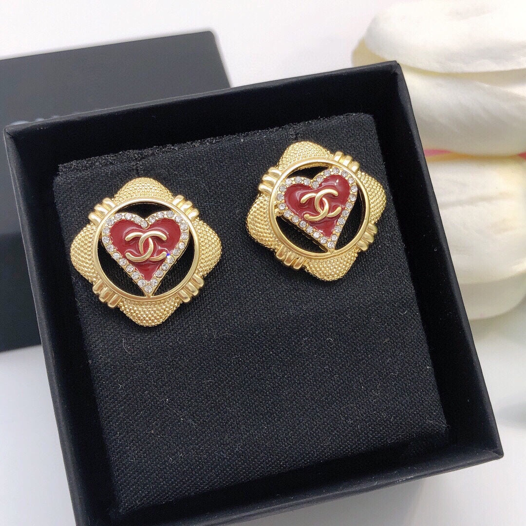 18K  Chanel Heart Vintage Earrings