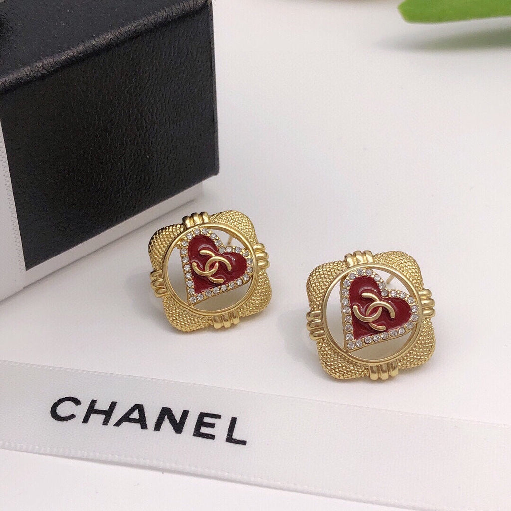 18K  Chanel Heart Vintage Earrings