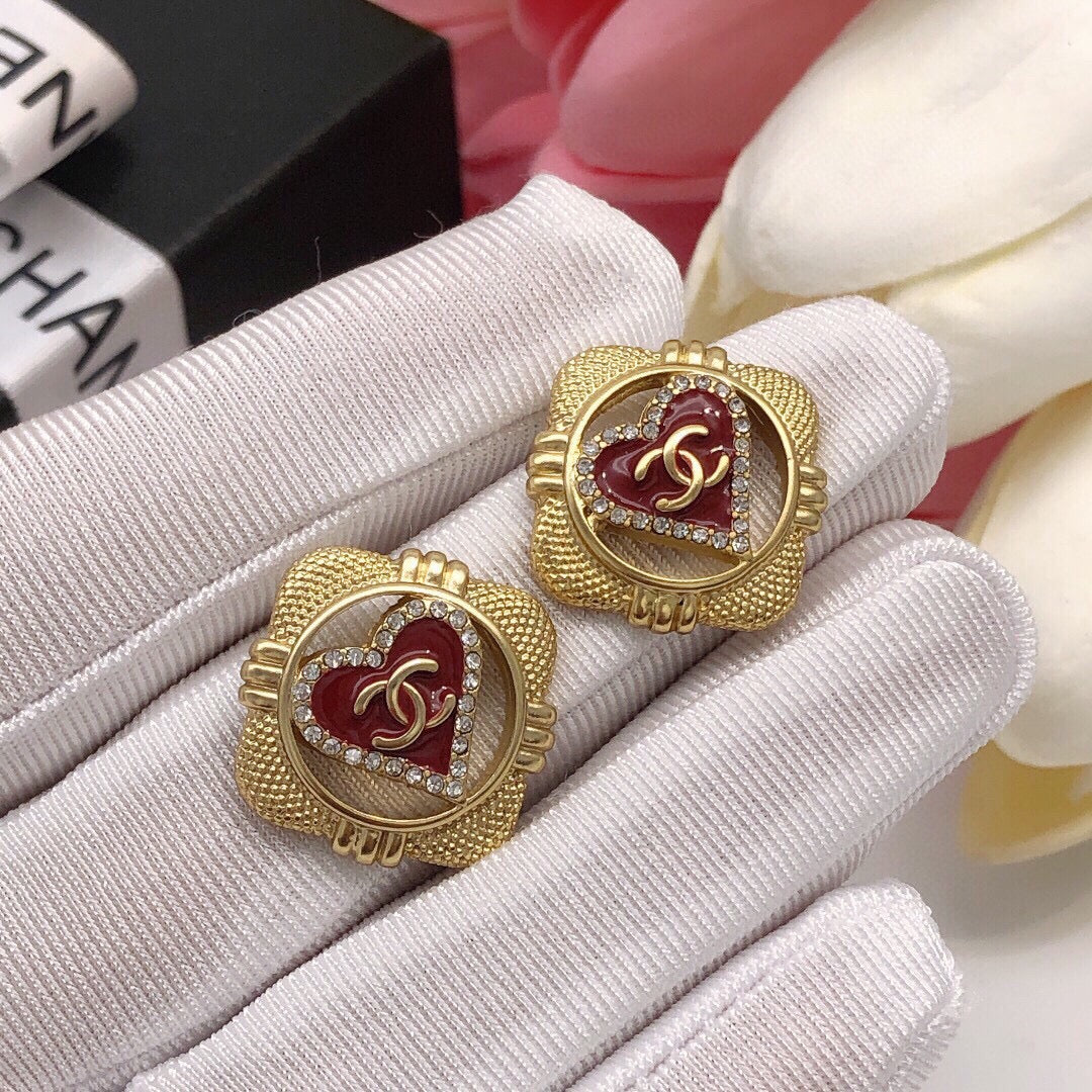 18K  Chanel Heart Vintage Earrings