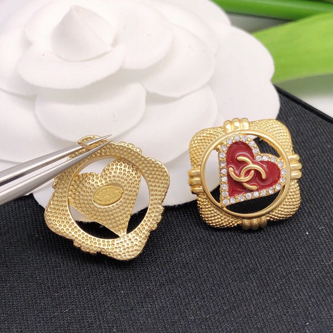 18K  Chanel Heart Vintage Earrings