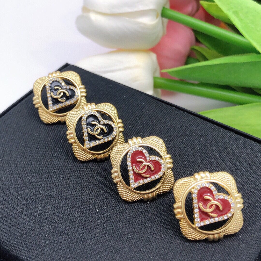 18K  Chanel Heart Vintage Earrings