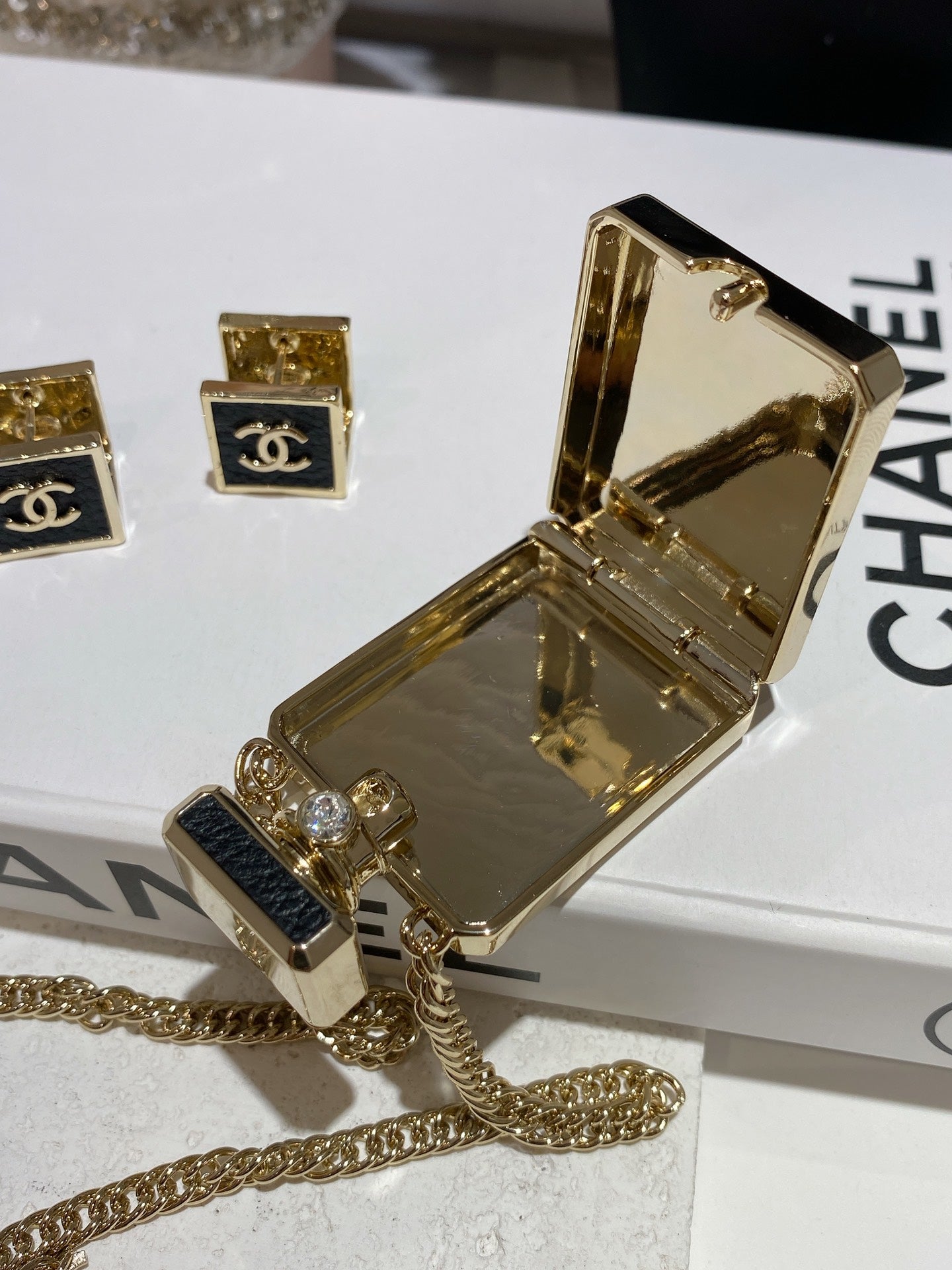 18K  Chanel No.5 Perfume Pendant Vintage Necklace