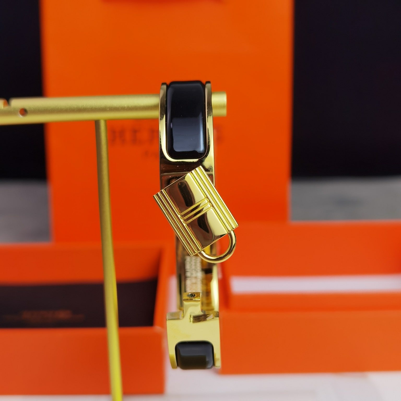 18K Clic Cadenas Black Hermes Bracelet