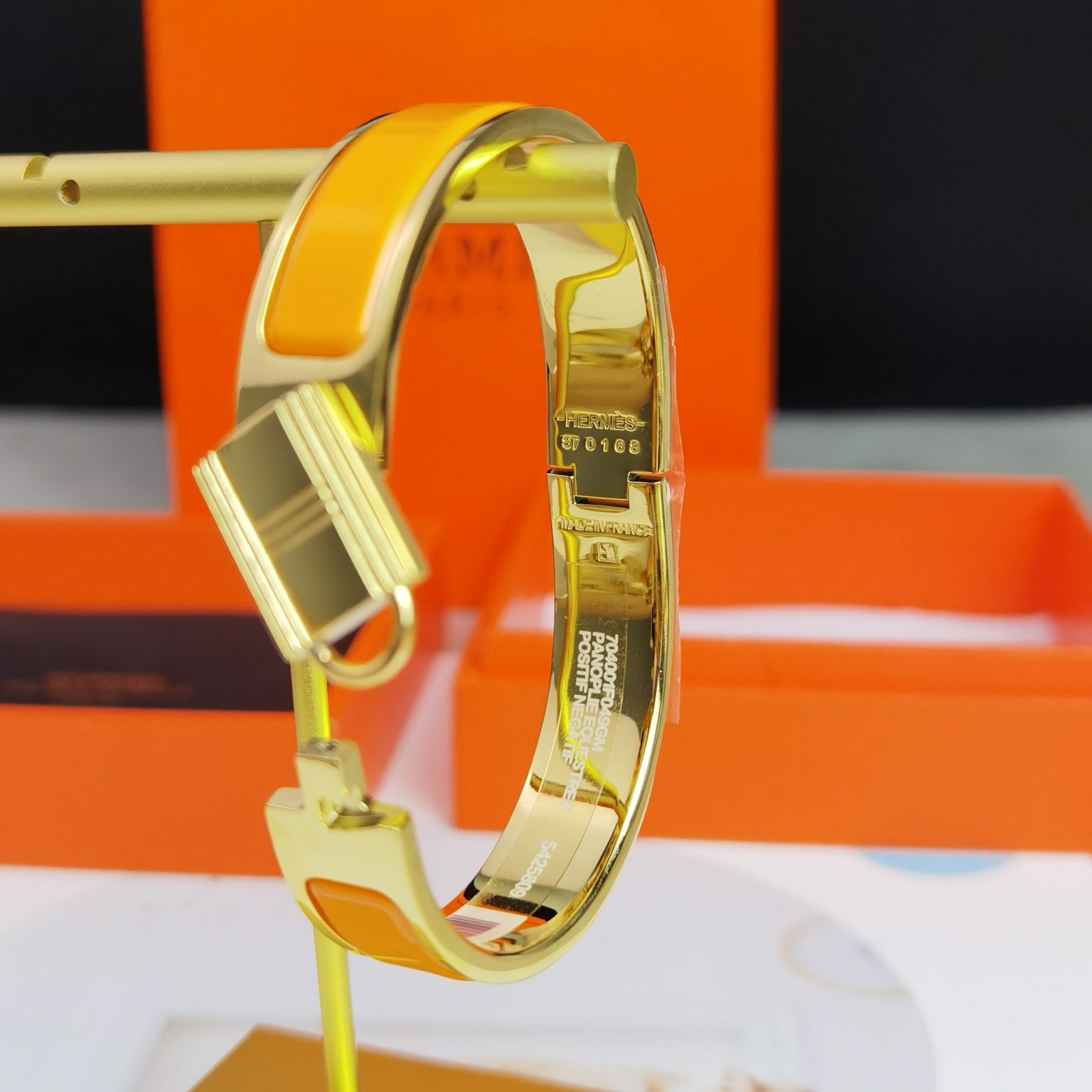 18K Clic Cadenas Orange Hermes Bracelet