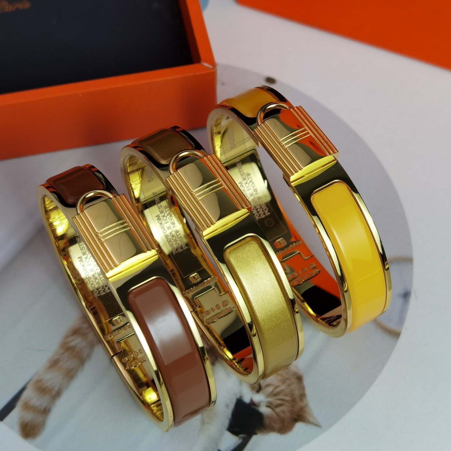 18K Clic Cadenas Yellow Hermes Bracelet