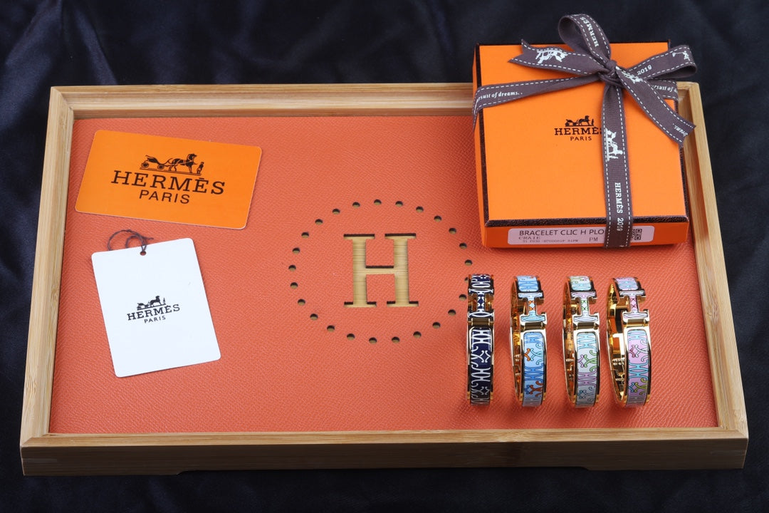 18K Clic Hermes H Lift Black Bracelet