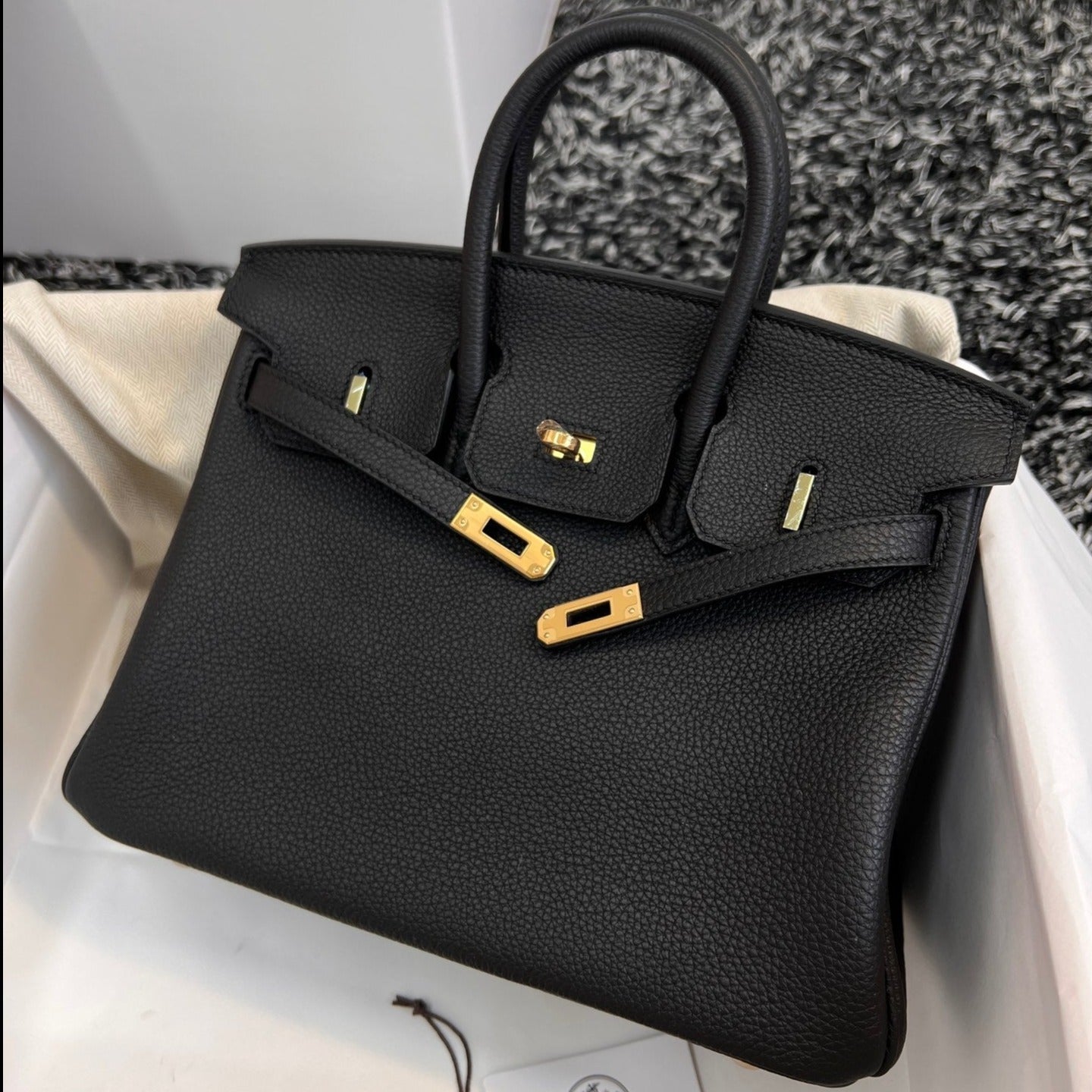 HERMES BIRKIN 25CM BLACK TOGO LEATHER GOLD HARDWARE
