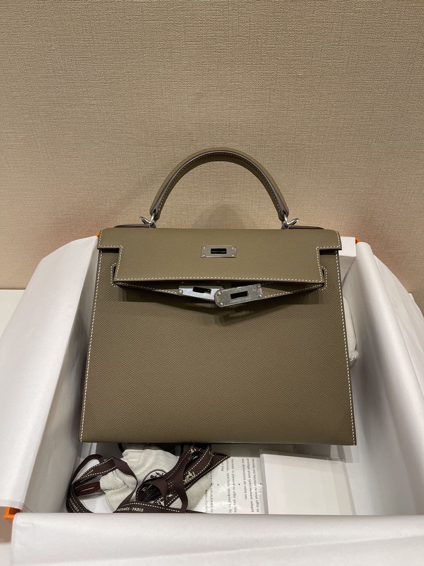 HERMES KELLY 28CM ETOUPE EPSOM LEATHER SILVER HARDWARE