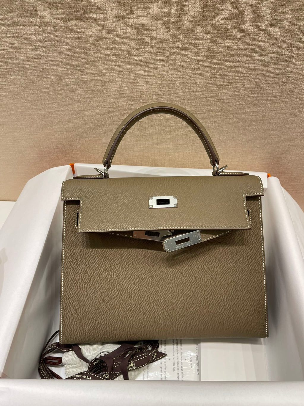 HERMES KELLY 28CM ETOUPE EPSOM LEATHER SILVER HARDWARE