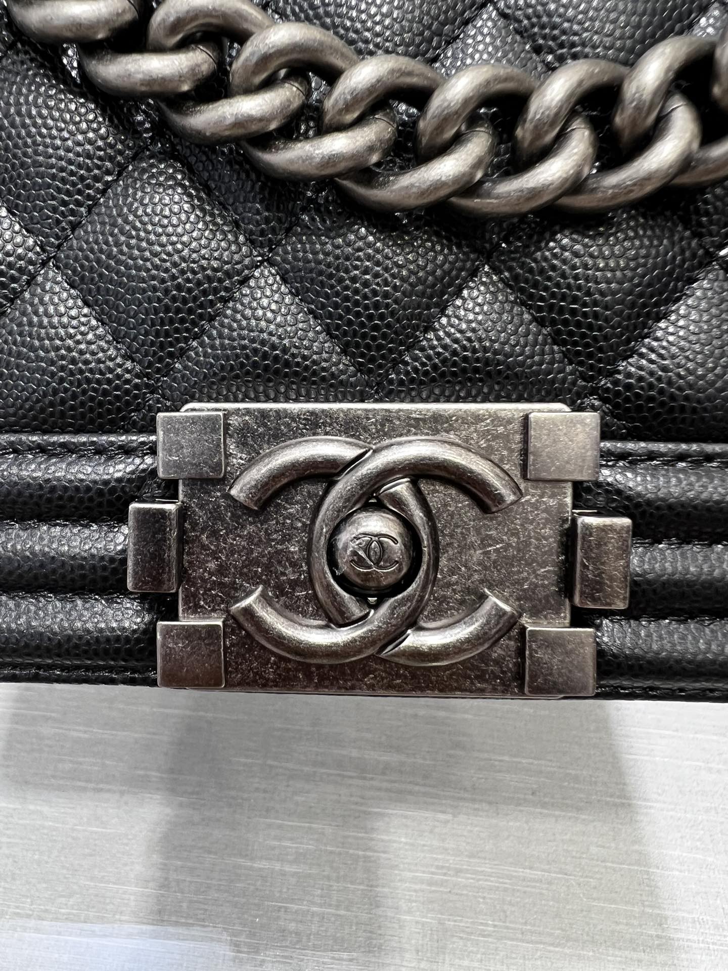 CHANEL BOY BAG MEDIUM 25 BLACK CAVIAR RUTHENIUM HARDWARE