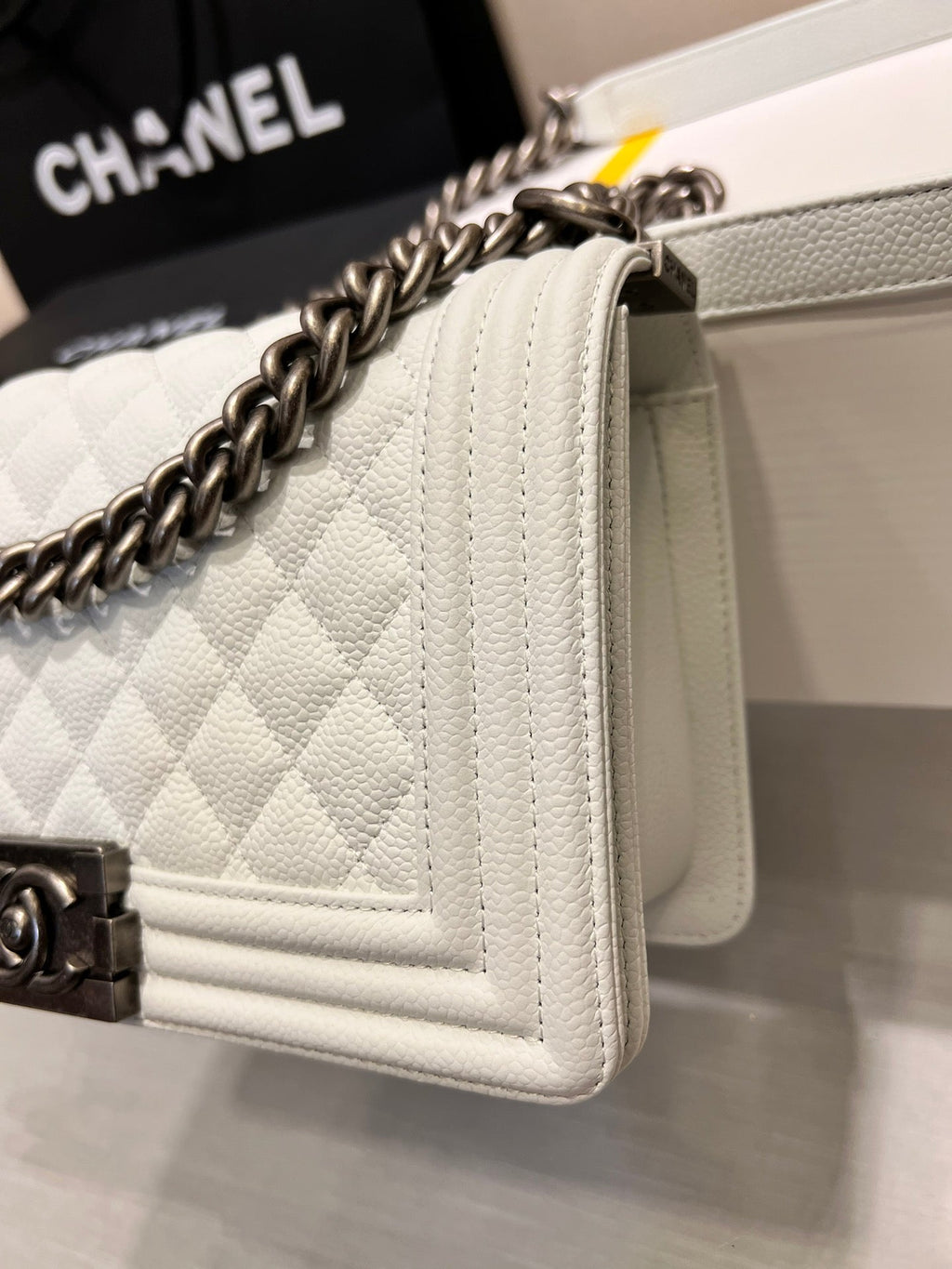 CHANEL BOY BAG MEDIUM 25 WHITE CAVIAR RUTHENIUM HARDWARE