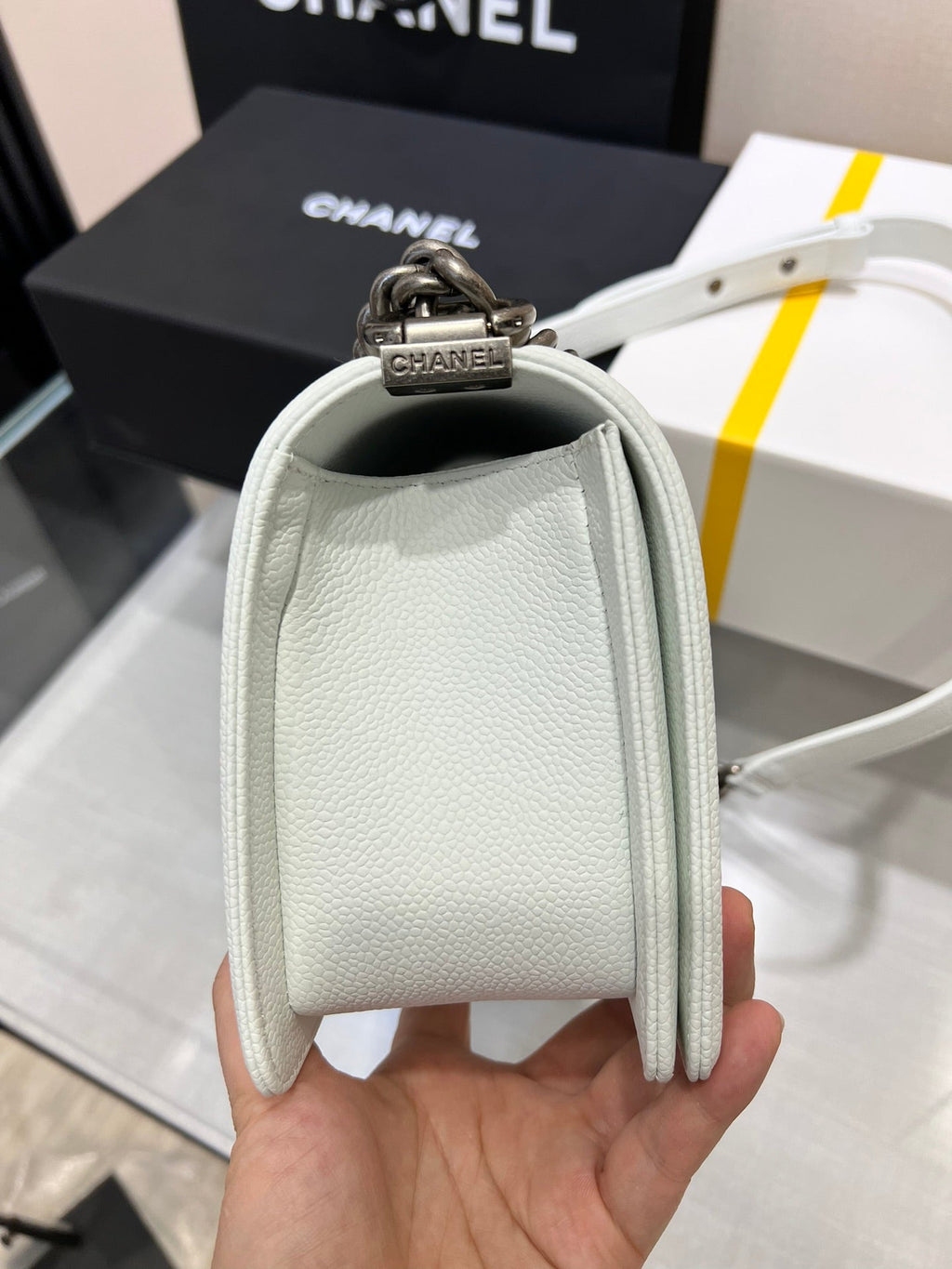 CHANEL BOY BAG MEDIUM 25 WHITE CAVIAR RUTHENIUM HARDWARE