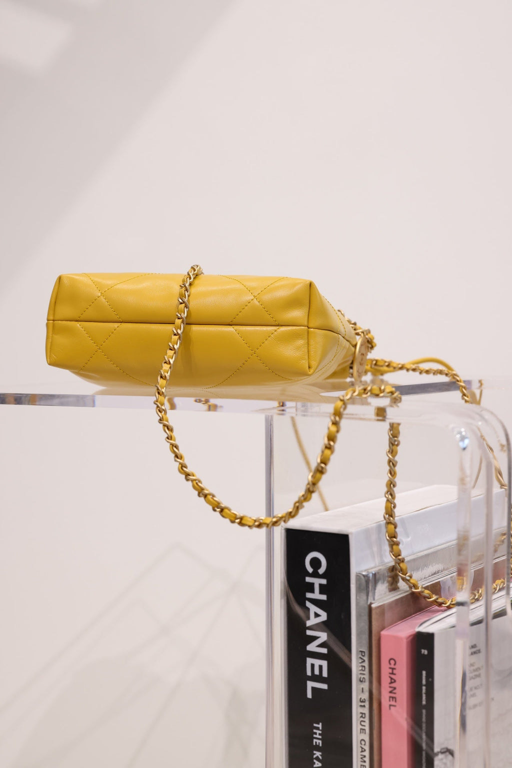 CHANEL HOBO BAG 22 YELLOW LAMBSKIN GOLD HARDWARE