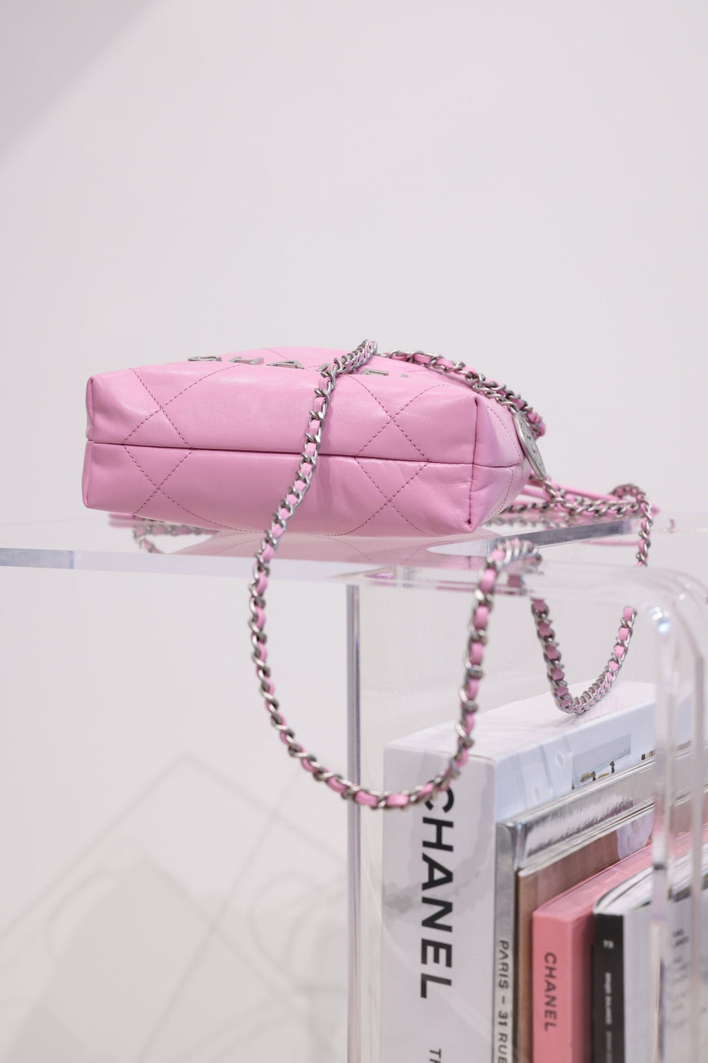 CHANEL HOBO BAG 22 PINK LAMBSKIN SILVER HARDWARE 20CM