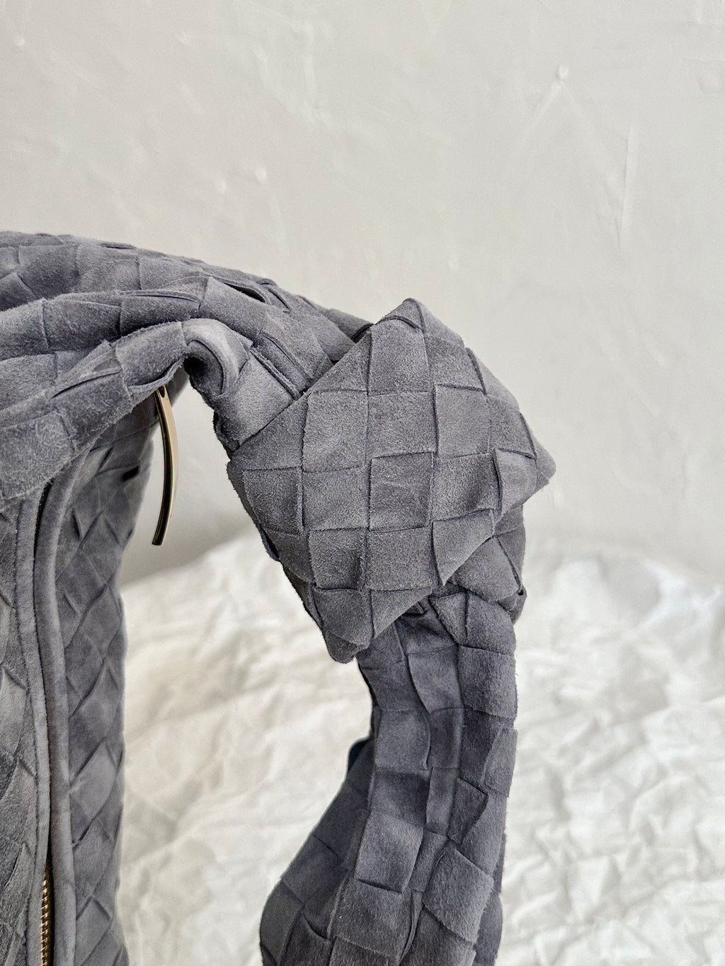 BOTTEGA VENETA TEEN JODIE 36CM GREY SUEDE LEATHER