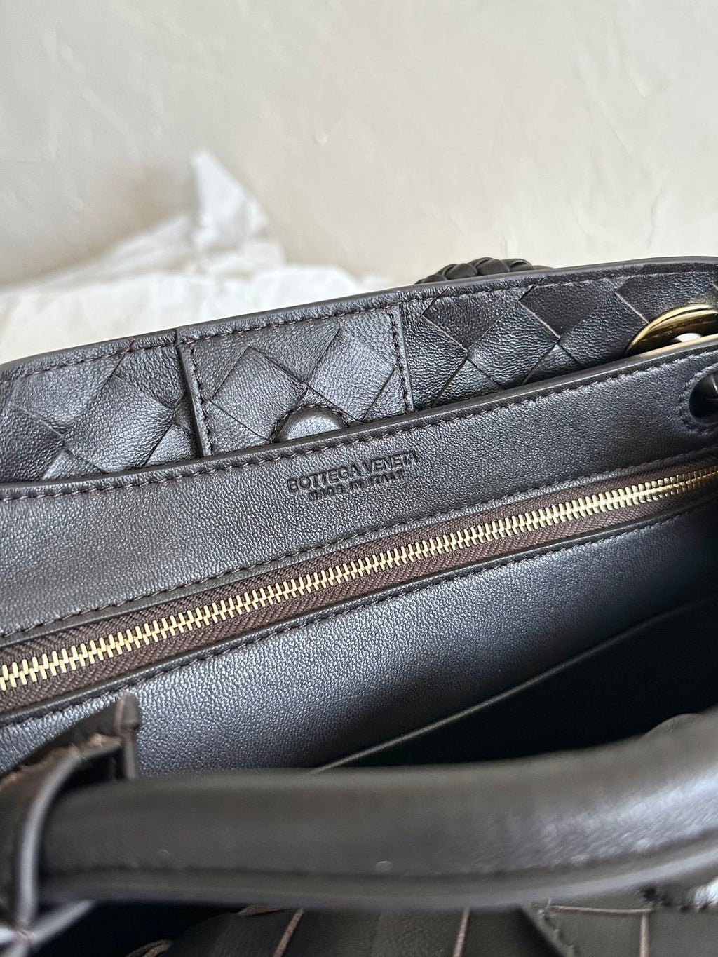 BOTTEGA VENETA SMALL ANDIAMO 25CM BLACK LAMBSKIN
