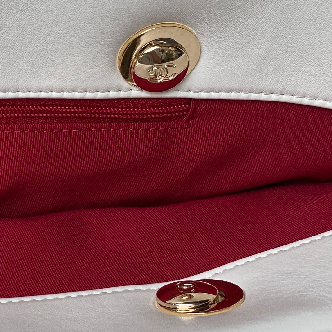 CHANEL 19 TOTE 33CM WHITE LAMBSKIN GOLD HARDWARE