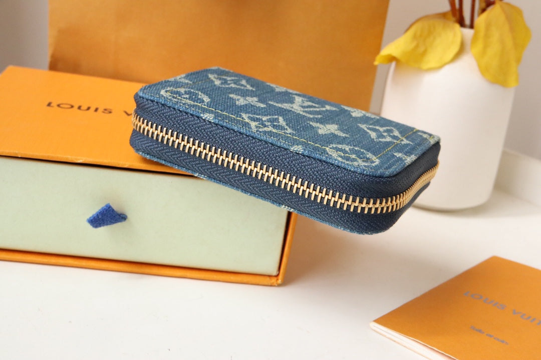 LOUIS VUITTON LV ZIPPY COIN 11CM BLUE DENIM