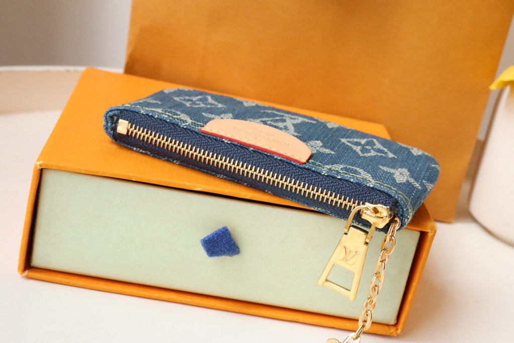 LOUIS VUITTON LV POCHETTE CLET DENIM BLEU