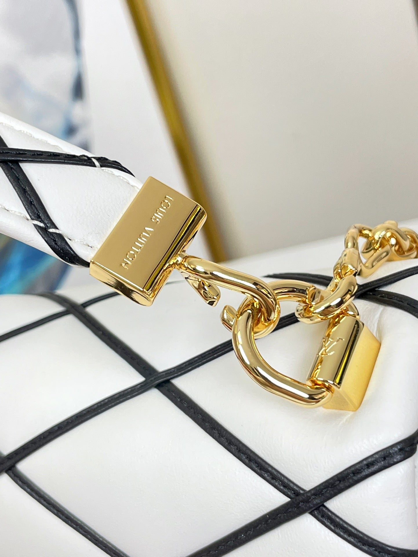 LOUIS VUITTON GO-14 MM 23 WHITE BLACK
