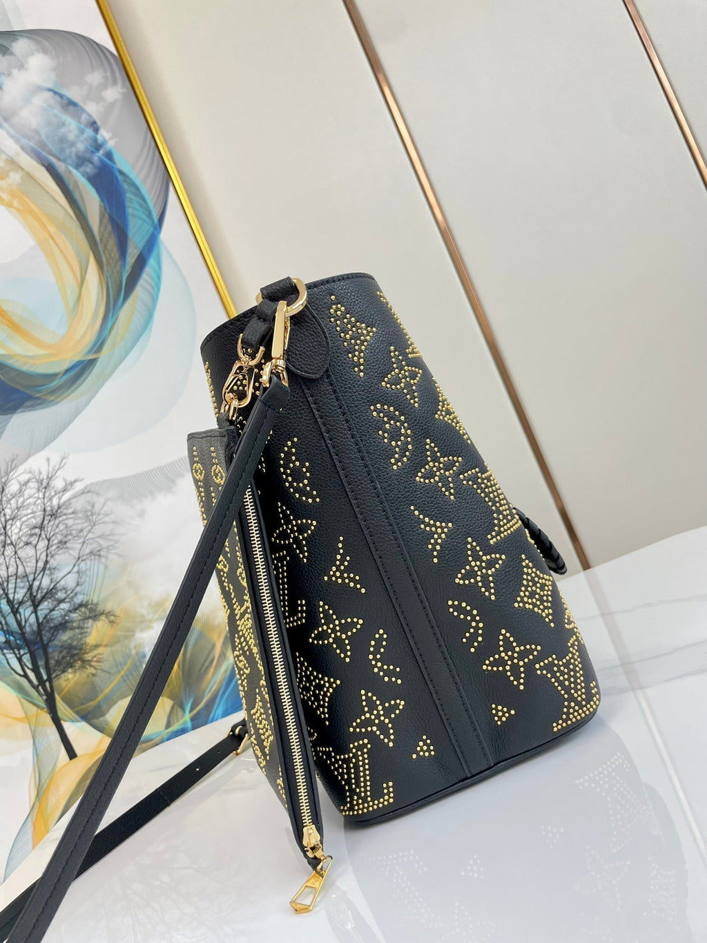 LOUIS VUITTON BLOSSOM MM 30 BLACK MAHINA CALFSKIN